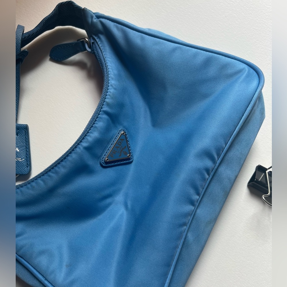 Prada : Re-Nylon Re-edition 2000 mini-bag (periwinkle blue)